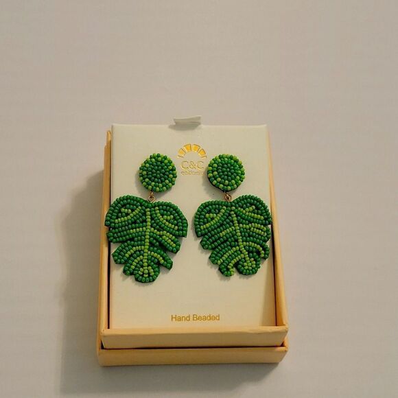 BRAND NEW C&C CALIFORNIA HAND BEADED WOMEN"S  FLOWERS PATTERN DESIGN EAR… - Picture 2 of 10